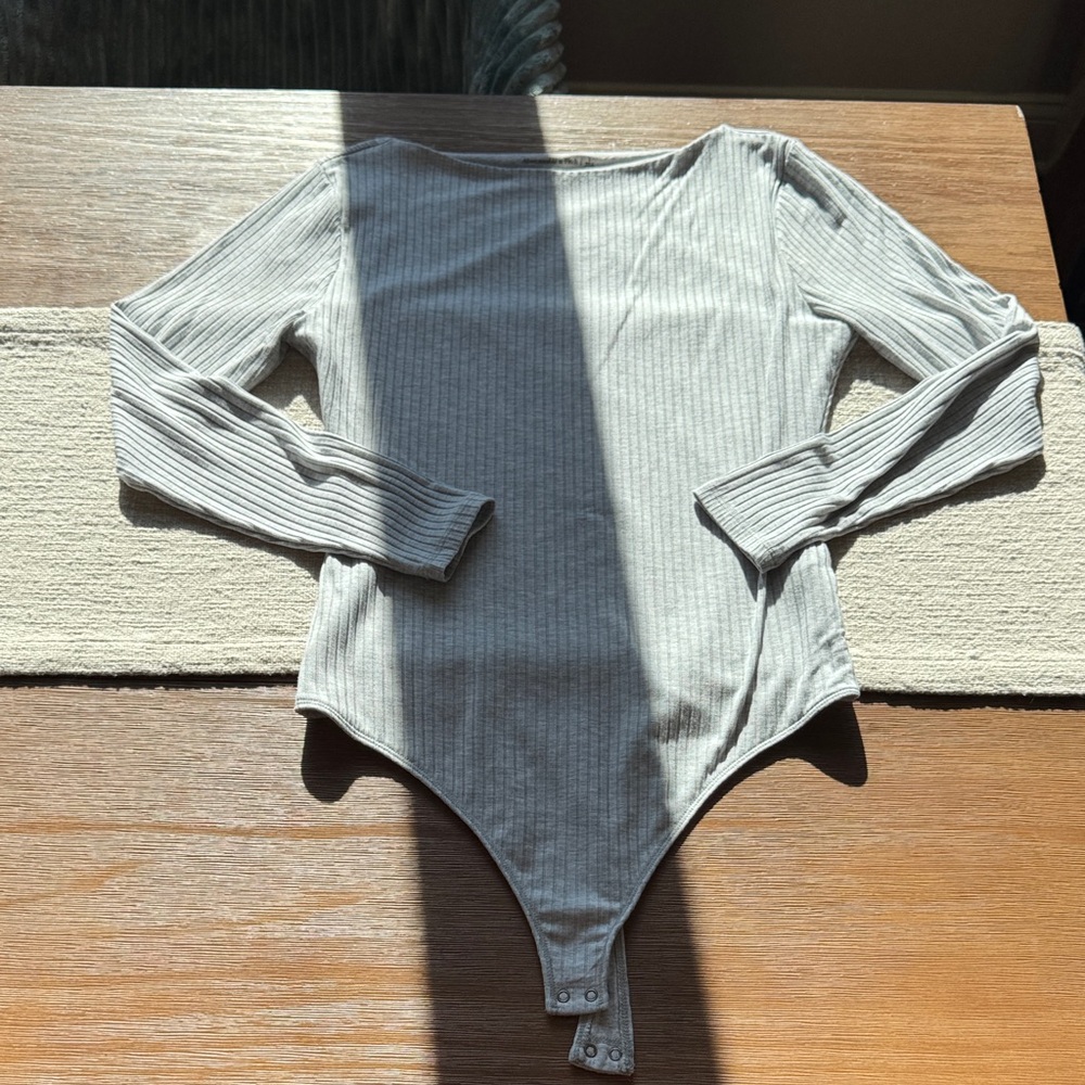 Abercrombie & Fitch Heather Gray Knit Top